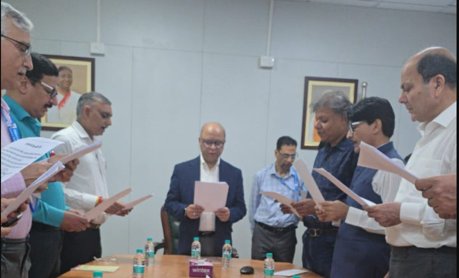 VAW 2025 Pledge administration by CMD and CEO